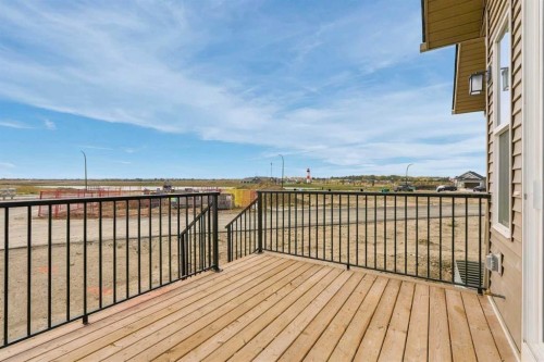 32 Clearview Gardens, Chestermere, AB 