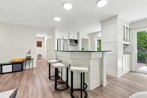 137 Lissington Drive Sw, Calgary, AB 