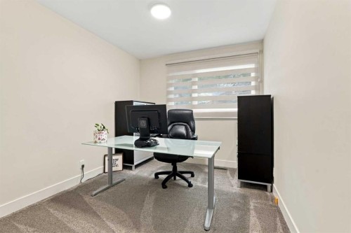 137 Lissington Drive Sw, Calgary, AB 