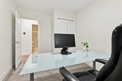 137 Lissington Drive Sw, Calgary, AB 