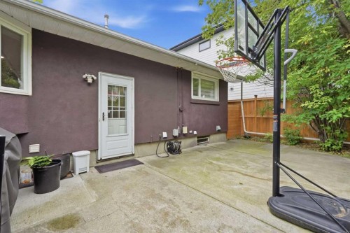 137 Lissington Drive Sw, Calgary, AB 