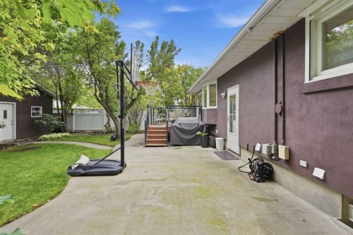 137 Lissington Drive Sw, Calgary, AB 
