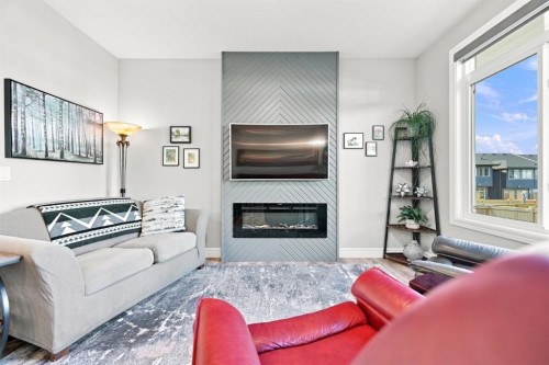75 Sundown Close, Cochrane, AB 