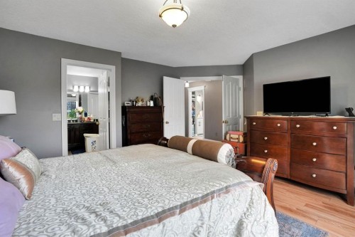 54 Royal Crest Way Nw, Calgary, AB 