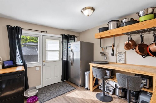 3103 41 Street Sw, Calgary, AB 