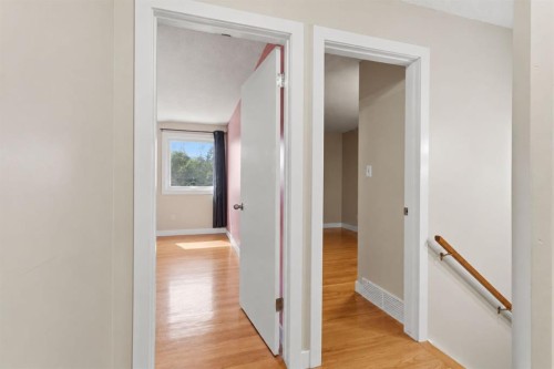 3103 41 Street Sw, Calgary, AB 