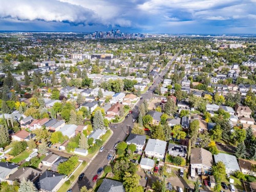 3103 41 Street Sw, Calgary, AB 