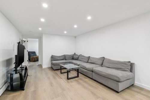 3812 3 Avenue Sw, Calgary, AB 