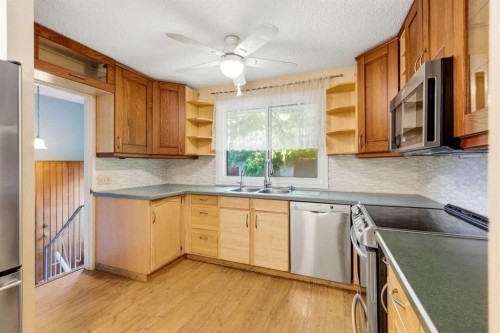944 Canna Crescent Sw, Calgary, AB 
