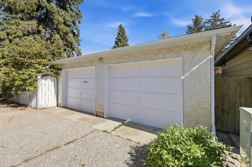 944 Canna Crescent Sw, Calgary, AB 