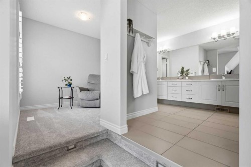 127 Marquis Grove Se, Calgary, AB 