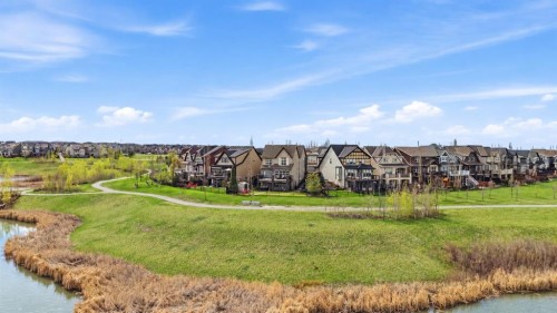 127 Marquis Grove Se, Calgary, AB 