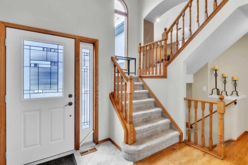 7 Tuscarora Point Nw, Calgary, AB 