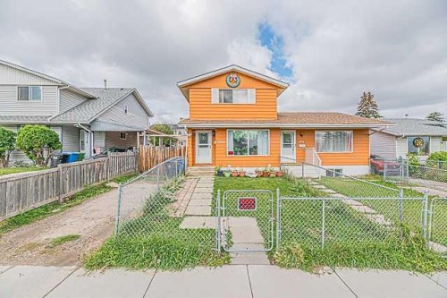 3326 Radcliffe Drive SE Calgary, AB T2A 6C4