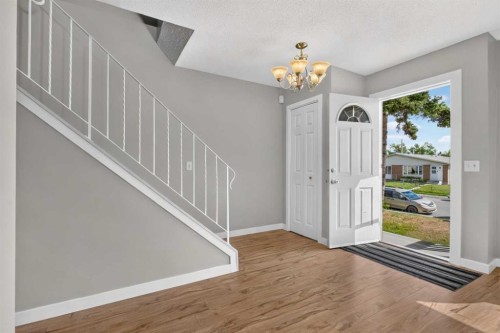 207 Penworth Drive Se, Calgary, AB 