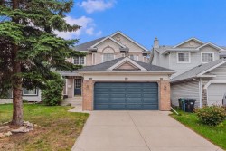 109 Douglas Glen Court SECalgary, AB T2Z 2M8