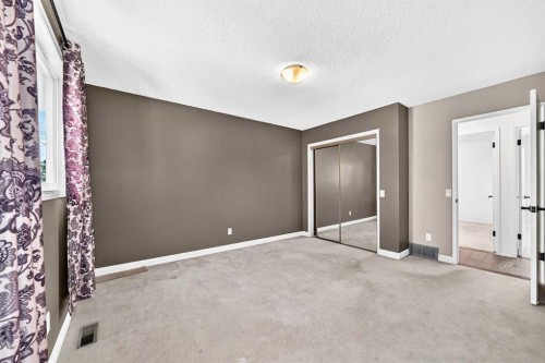 15 Maidstone Place Ne, Calgary, AB 