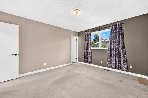 15 Maidstone Place Ne, Calgary, AB 