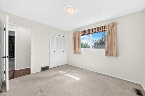 15 Maidstone Place Ne, Calgary, AB 