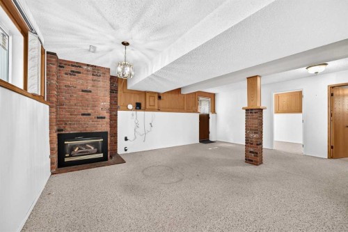 15 Maidstone Place Ne, Calgary, AB 
