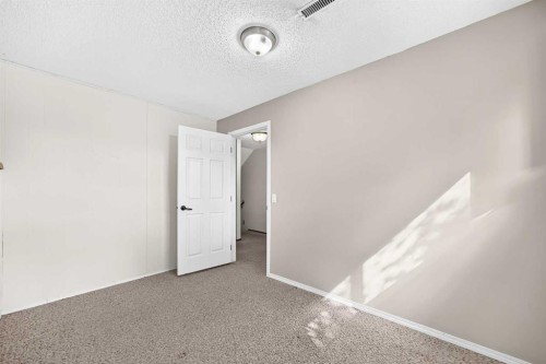 15 Maidstone Place Ne, Calgary, AB 