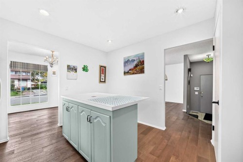 15 Maidstone Place Ne, Calgary, AB 