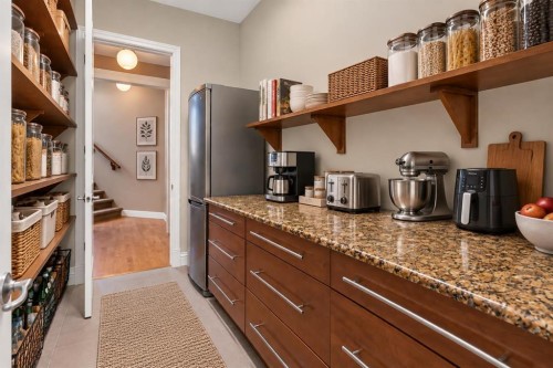 4 Norris Coulee Loop, De Winton, AB 