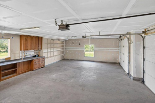 4 Norris Coulee Loop, De Winton, AB 