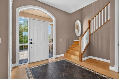 4 Norris Coulee Loop, De Winton, AB 