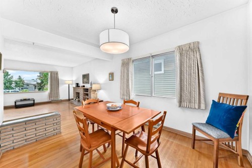 14 Carnarvon Way Nw, Calgary, AB 