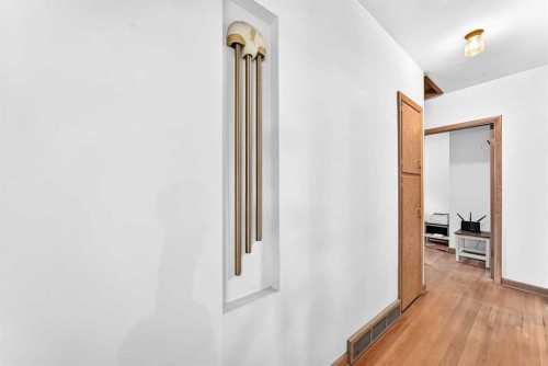 14 Carnarvon Way Nw, Calgary, AB 