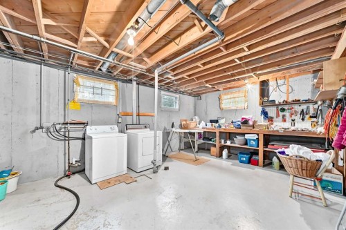 14 Carnarvon Way Nw, Calgary, AB 
