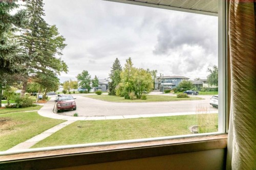 14 Carnarvon Way Nw, Calgary, AB 