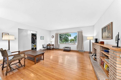 14 Carnarvon Way Nw, Calgary, AB 