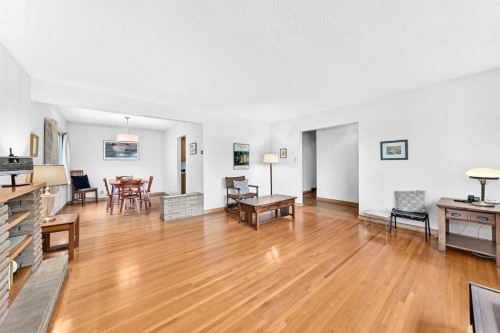 14 Carnarvon Way Nw, Calgary, AB 