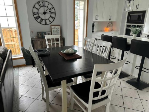 8 Westpoint Drive, Didsbury, AB 