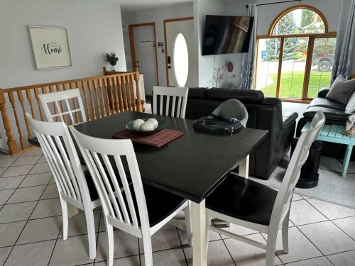 8 Westpoint Drive, Didsbury, AB 
