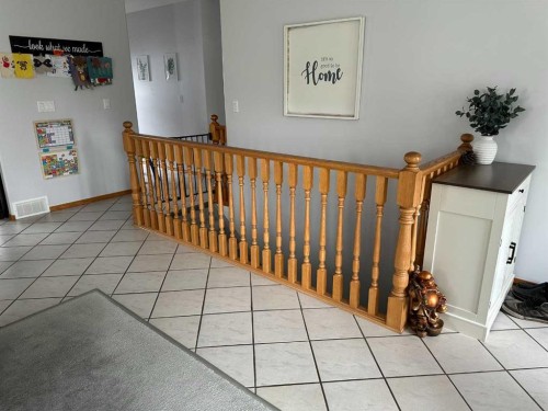 8 Westpoint Drive, Didsbury, AB 