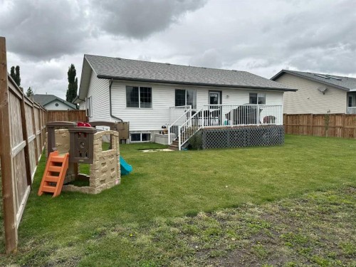8 Westpoint Drive, Didsbury, AB 