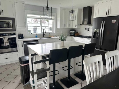 8 Westpoint Drive, Didsbury, AB 