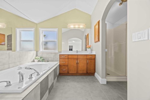 122 Springborough Point Sw, Calgary, AB 