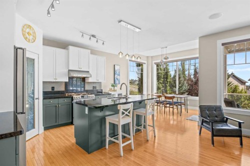 122 Springborough Point Sw, Calgary, AB 