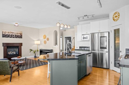 122 Springborough Point Sw, Calgary, AB 