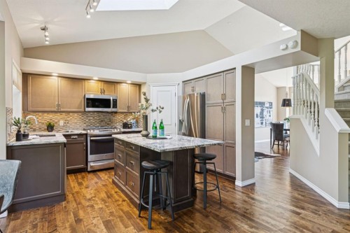 400 Sienna Park Drive Sw, Calgary, AB 