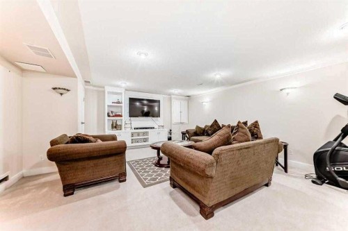 7165 California Boulevard Ne, Calgary, AB 