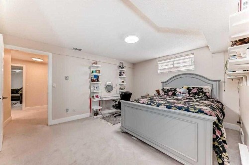 7165 California Boulevard Ne, Calgary, AB 