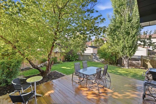 44 Cedarwood Bay Sw, Calgary, AB 