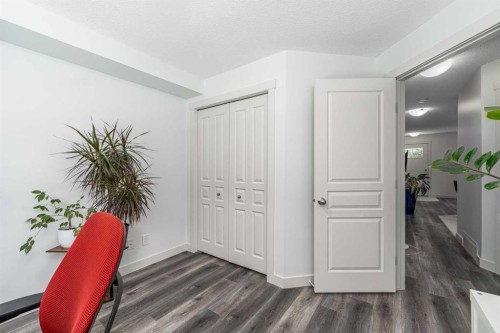 1110 Mckenzie Towne Row Se, Calgary, AB 