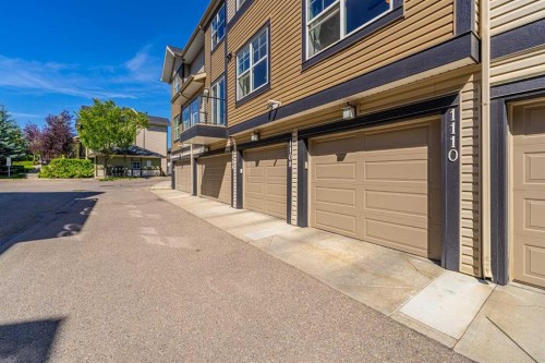 1110 Mckenzie Towne Row Se, Calgary, AB 