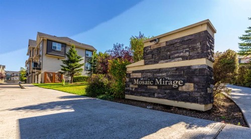 1110 Mckenzie Towne Row Se, Calgary, AB 